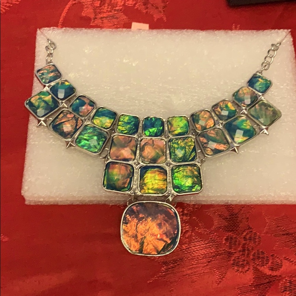 Multicolored necklace trimmed in silver